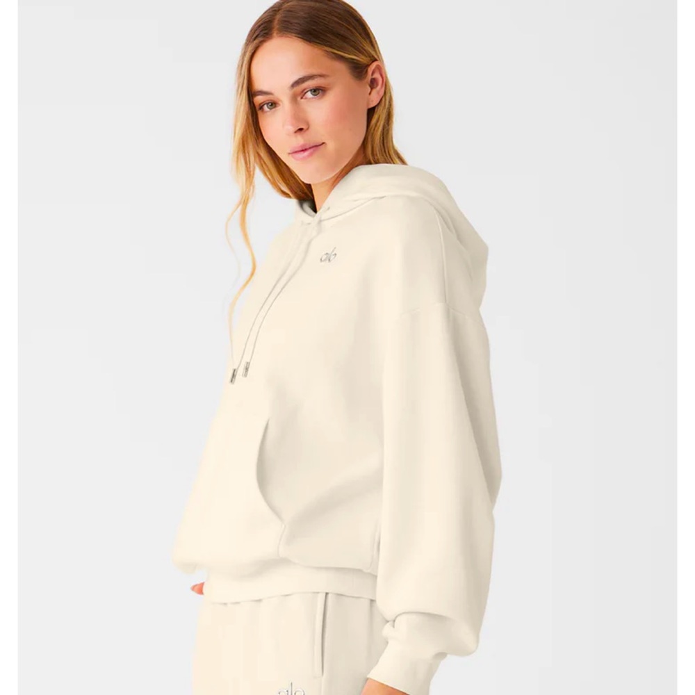 ALO Yoga Accolade Hoodie in Bone
